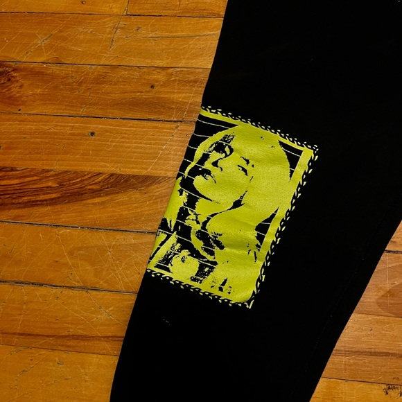 Billie Eilish Happier than Ever tour sweats - Picture 6 of 6